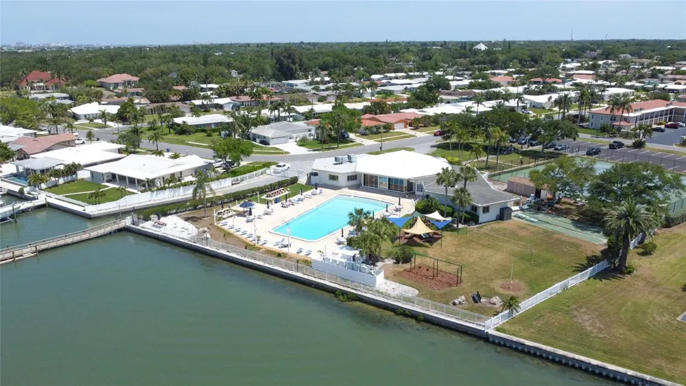10134 REGAL DRIVE #1 Largo, FL 33774
