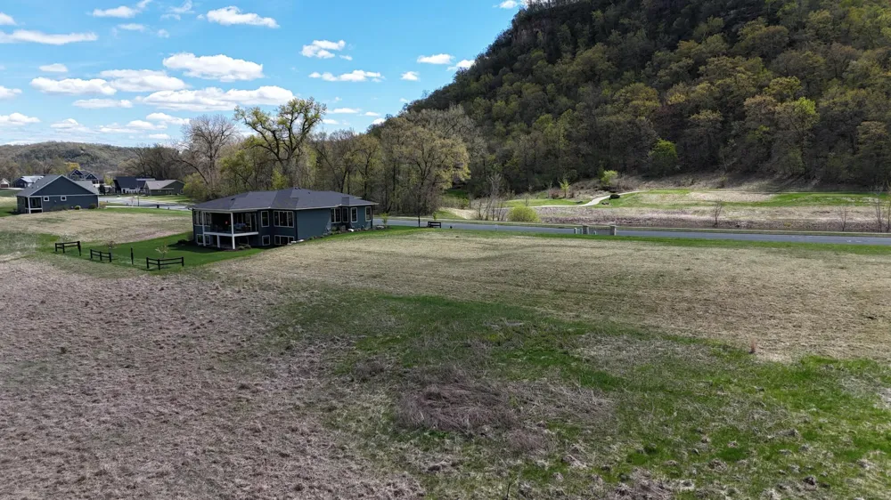 2230 Clubhouse Drive Lake City, MN 55041