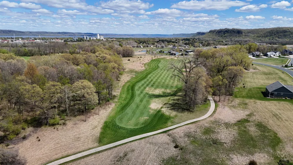 2230 Clubhouse Drive Lake City, MN 55041