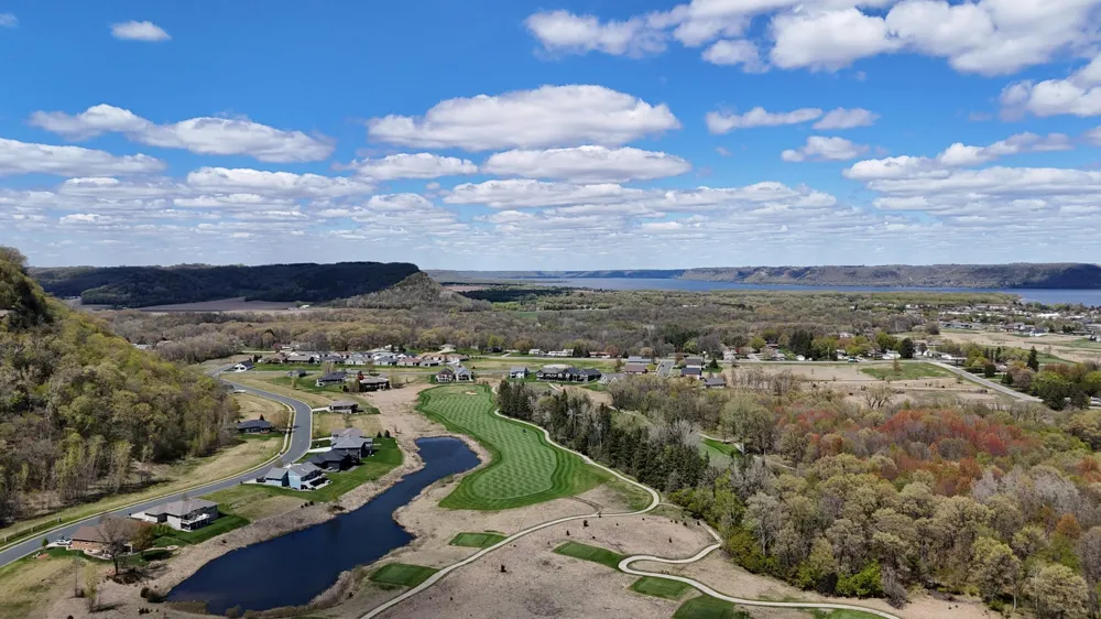 2230 Clubhouse Drive Lake City, MN 55041
