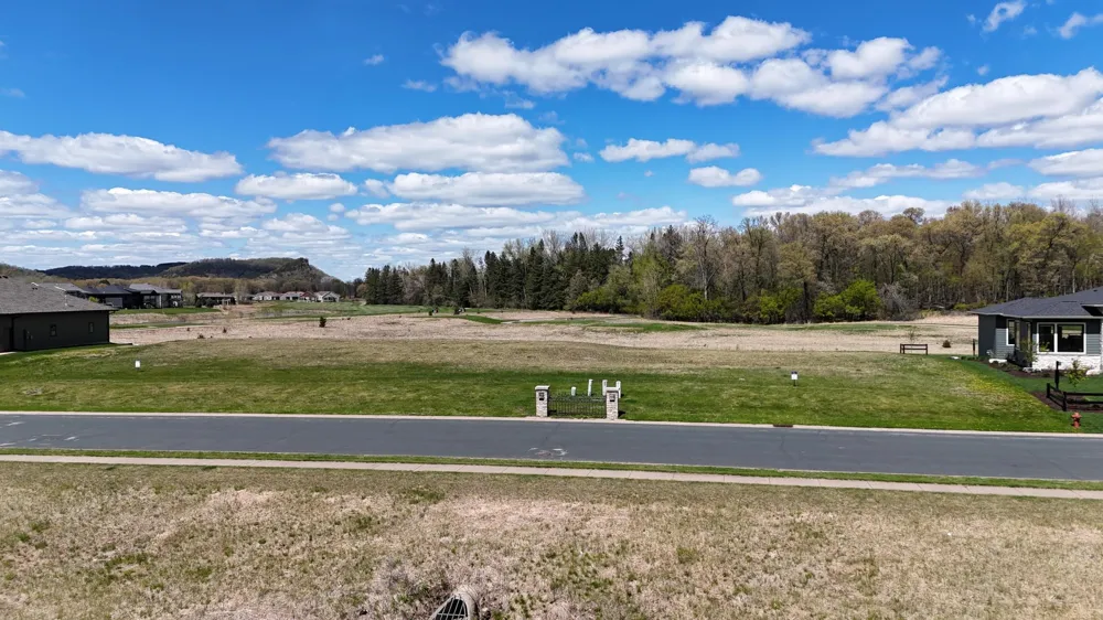2230 Clubhouse Drive Lake City, MN 55041