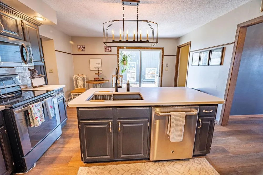 438 W Kinne Street Ellsworth, WI 54011