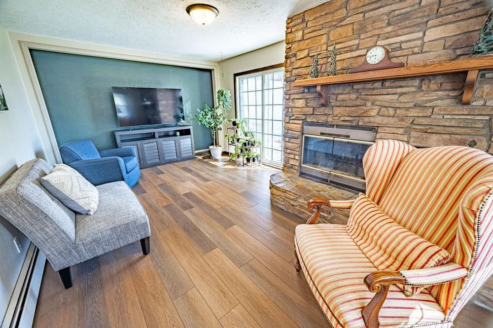 438 W Kinne Street Ellsworth, WI 54011