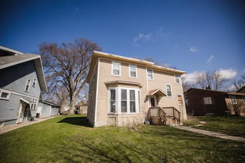 107 E 4th Street