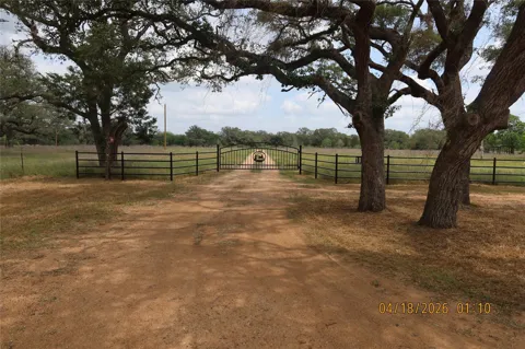 1052 Rail Head Road