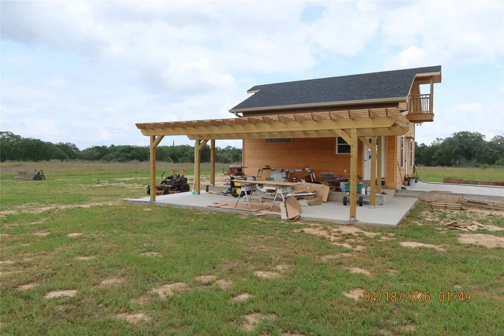 1052 Rail Head Road Columbus, TX 78934