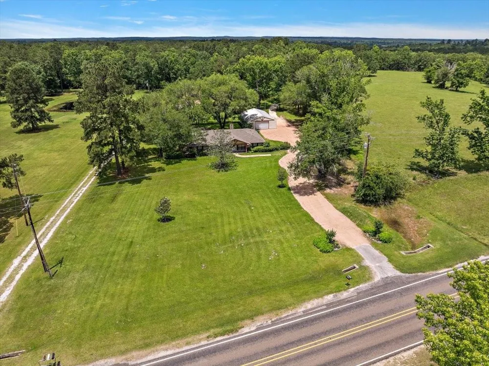 12392 Fm 355 Trinity, TX 75862