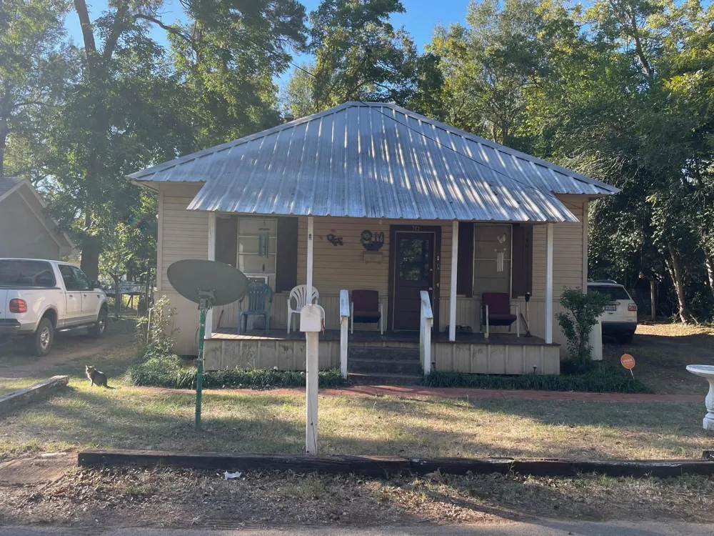 703 E Terrell Avenue Crockett, TX 75835
