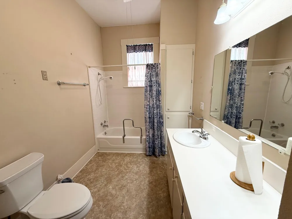 405 S 10th Street Crockett, TX 75835