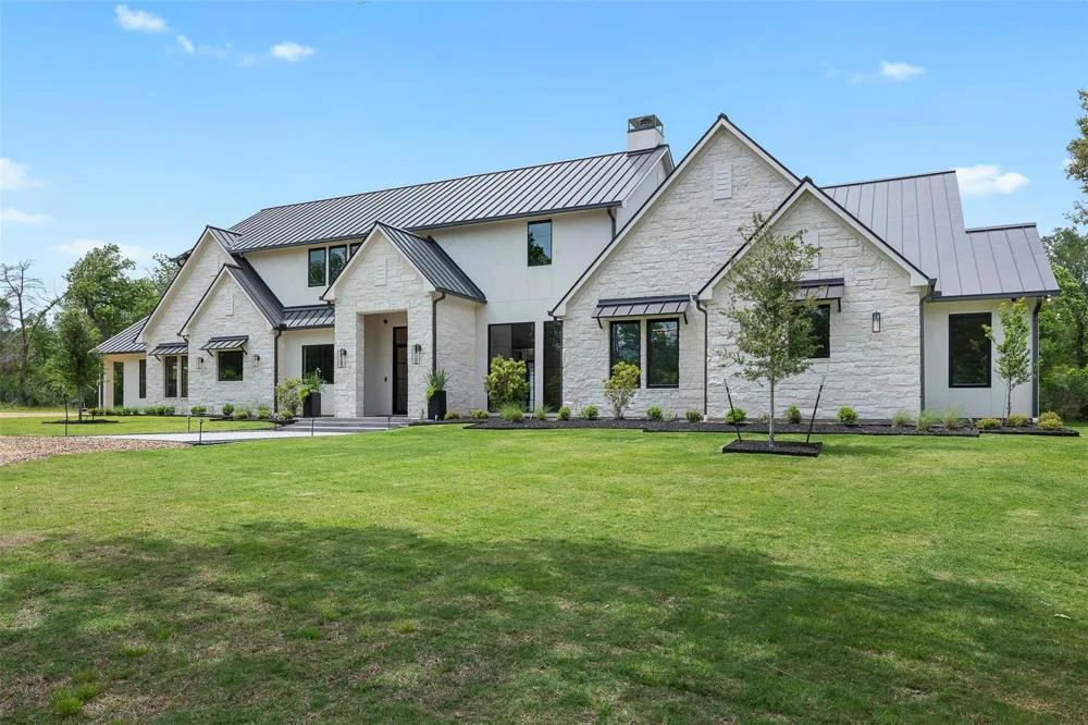 770 S Weyand Road Round Top, TX 78954