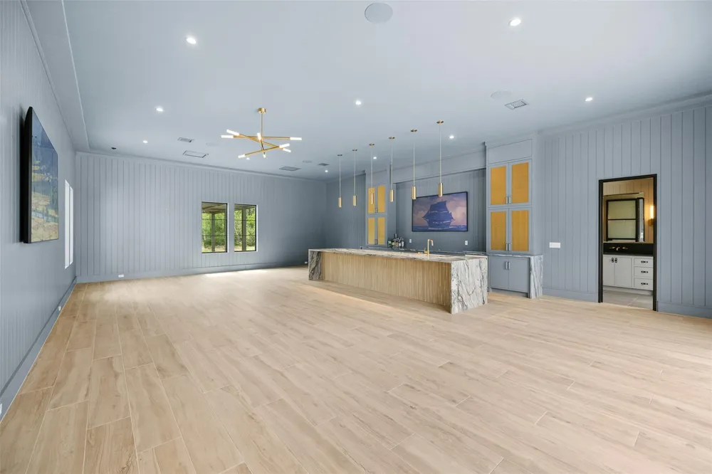 770 S Weyand Road Round Top, TX 78954