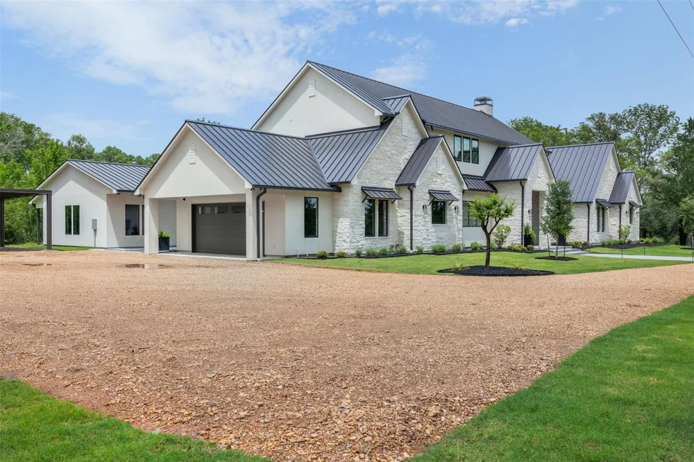 770 S Weyand Road Round Top, TX 78954