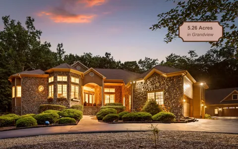 240 Horseshoe Bend Road E