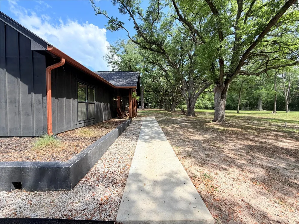 2950 County Road 4375 Woodville, TX 75979