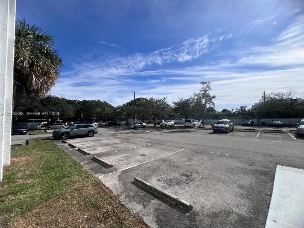 496 NW 165th St Rd #D-414 Miami, FL 33169