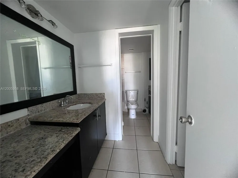 496 NW 165th St Rd #D-414 Miami, FL 33169