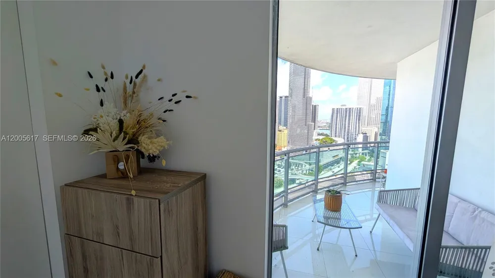 350 S Miami Ave #2813 Miami, FL 33130