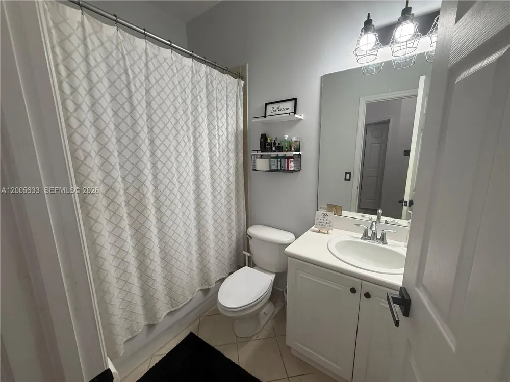 8979 SW 225th St Cutler Bay, FL 33190