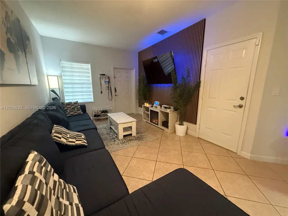 8979 SW 225th St Cutler Bay, FL 33190