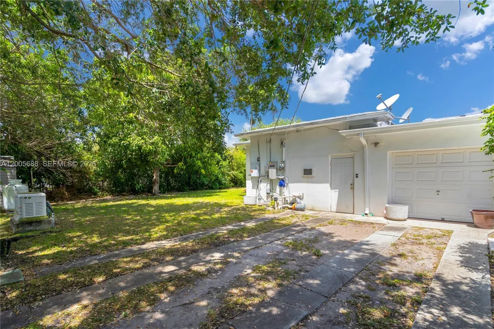 170 NW 105th St Miami Shores, FL 33150