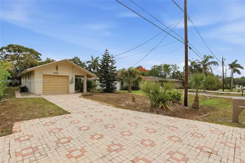 1066 Highlands Dr