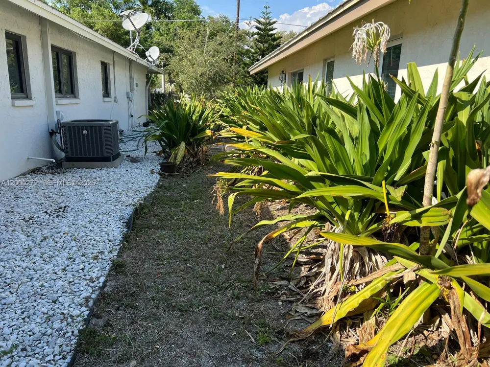 1066 Highlands Dr Naples, FL 34103