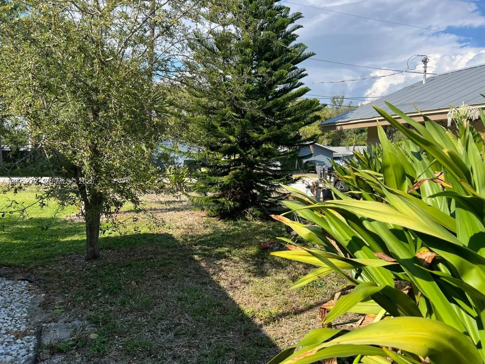 1066 Highlands Dr Naples, FL 34103