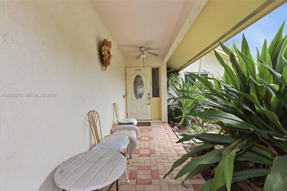 1066 Highlands Dr Naples, FL 34103