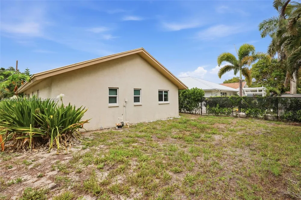 1066 Highlands Dr Naples, FL 34103