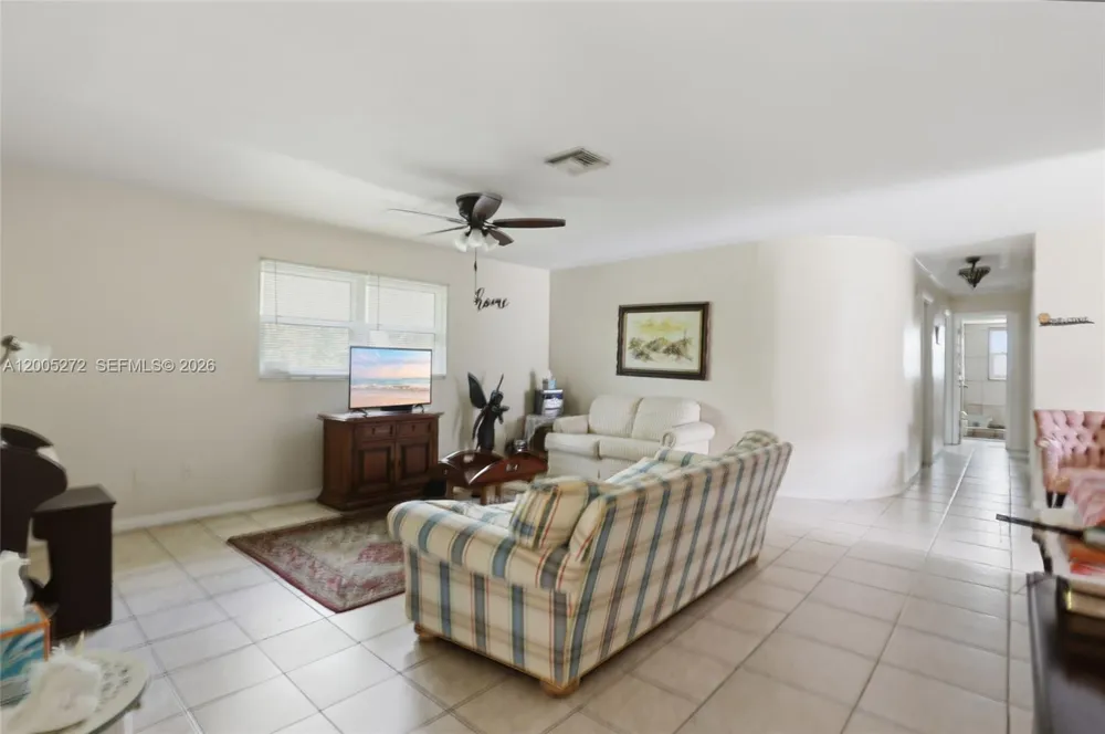 1066 Highlands Dr Naples, FL 34103
