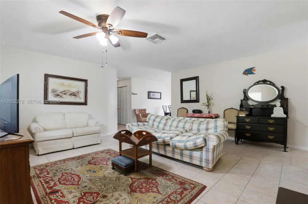 1066 Highlands Dr Naples, FL 34103