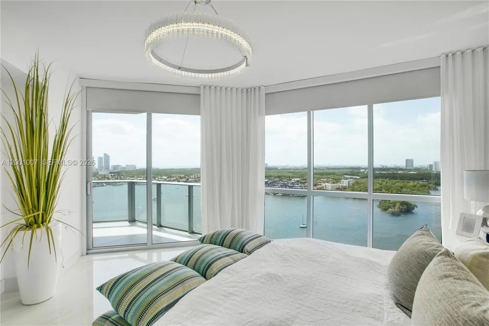 17111 Biscayne Blvd #2008 North Miami Beach, FL 33160
