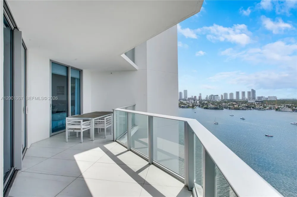 17111 Biscayne Blvd #2008 North Miami Beach, FL 33160