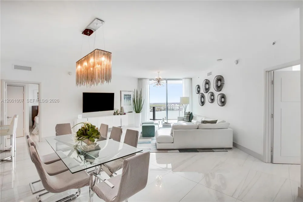 17111 Biscayne Blvd #2008 North Miami Beach, FL 33160