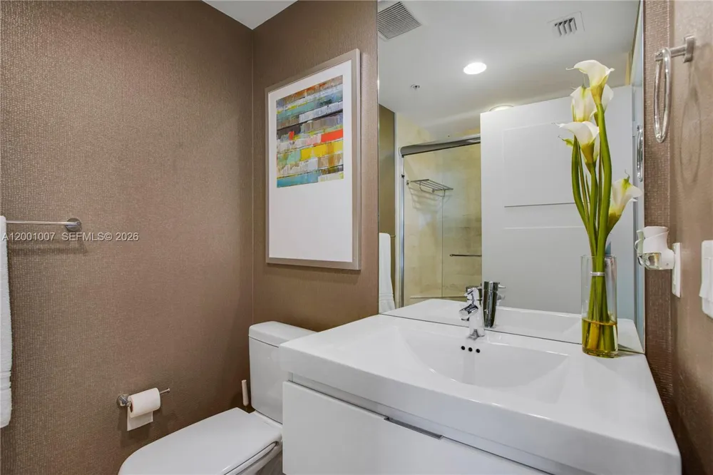 17111 Biscayne Blvd #2008 North Miami Beach, FL 33160