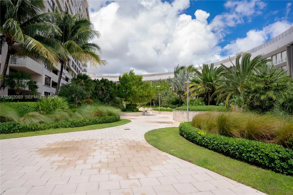 3 Grove Isle Dr #C308 Miami, FL 33133