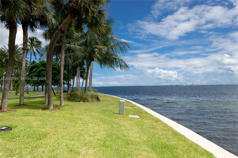 3 Grove Isle Dr #C308 Miami, FL 33133