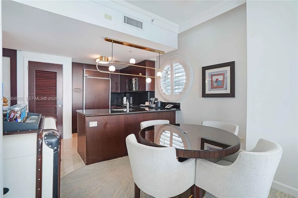4391 Collins Ave #709 Miami Beach, FL 33140