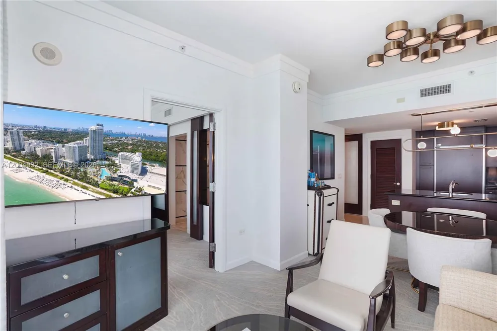 4391 Collins Ave #709 Miami Beach, FL 33140