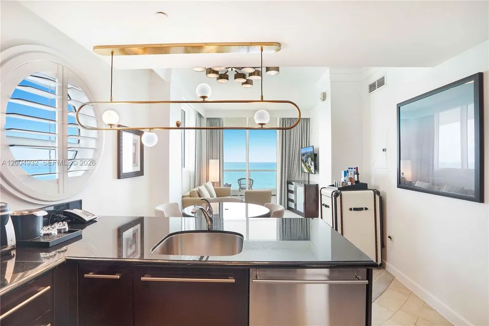 4391 Collins Ave #709 Miami Beach, FL 33140