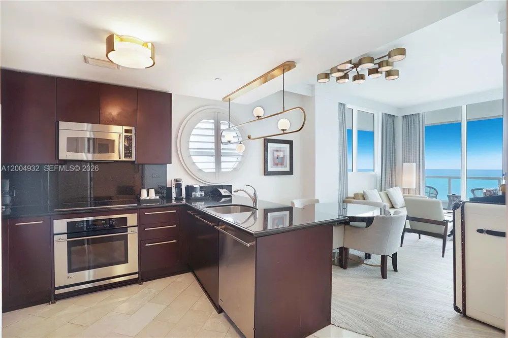 4391 Collins Ave #709 Miami Beach, FL 33140
