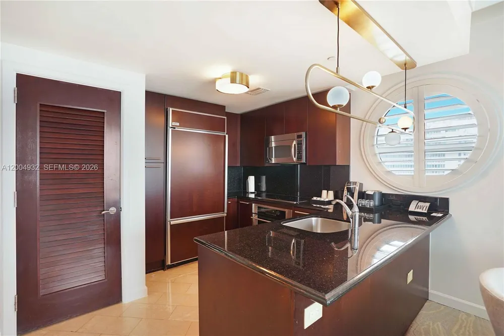 4391 Collins Ave #709 Miami Beach, FL 33140