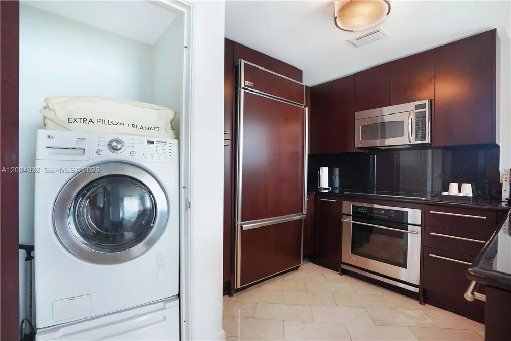 4391 Collins Ave #709 Miami Beach, FL 33140