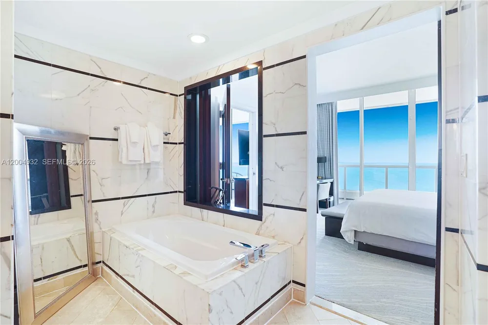 4391 Collins Ave #709 Miami Beach, FL 33140