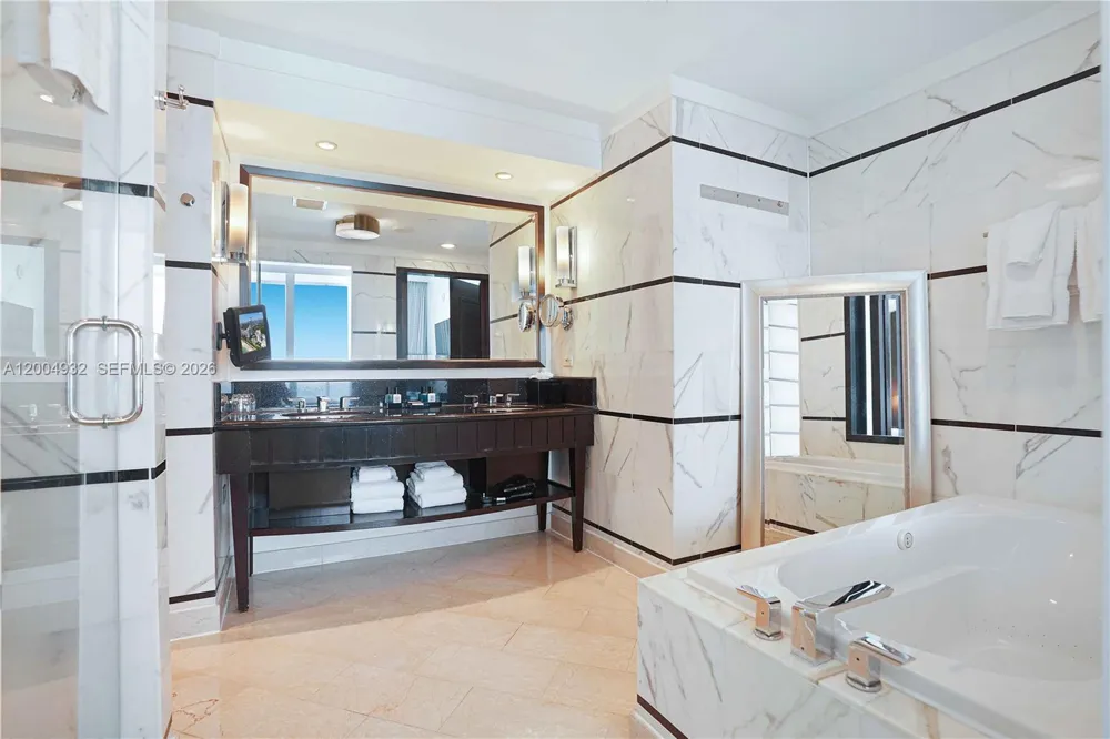 4391 Collins Ave #709 Miami Beach, FL 33140