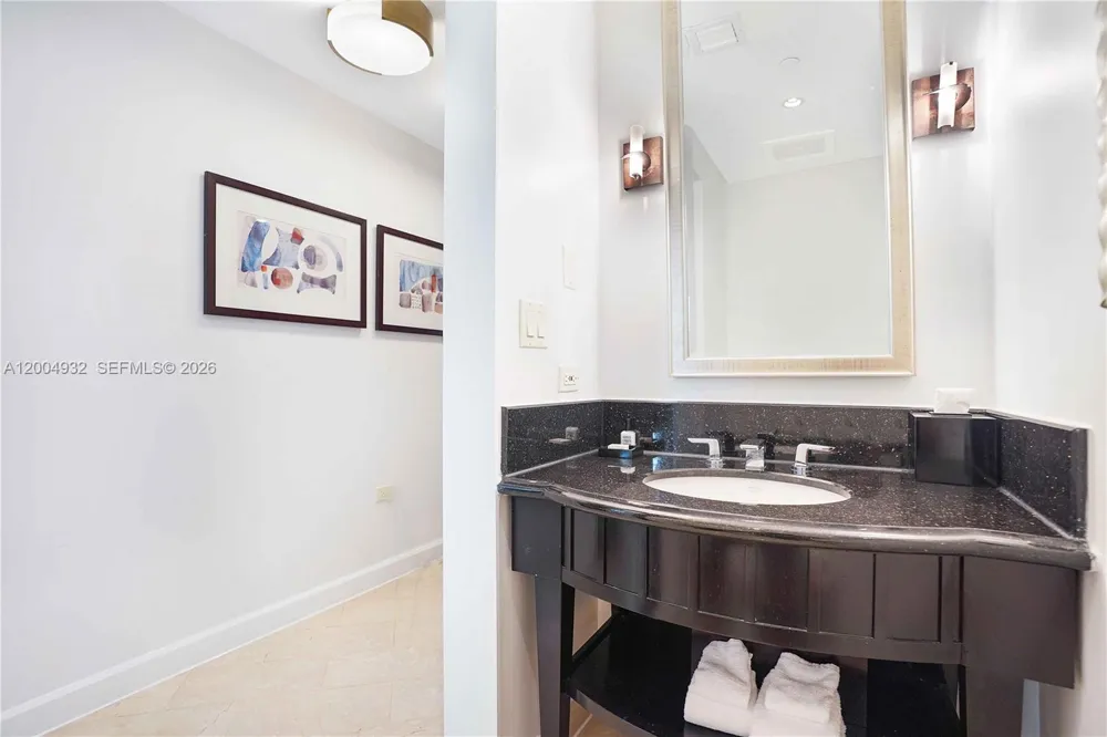 4391 Collins Ave #709 Miami Beach, FL 33140