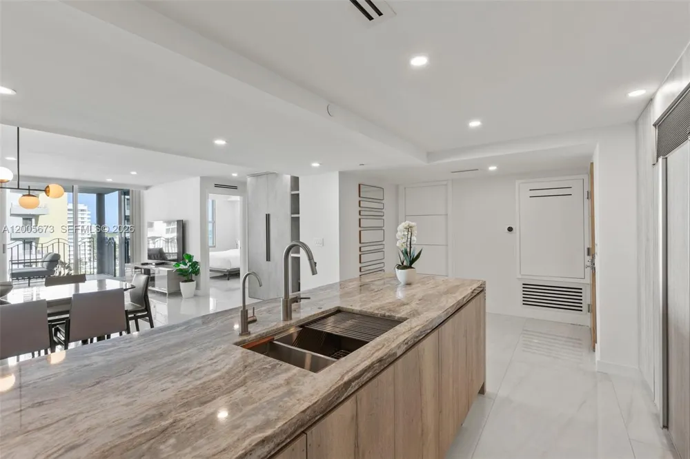 1500 Ocean Dr #1003 Miami Beach, FL 33139
