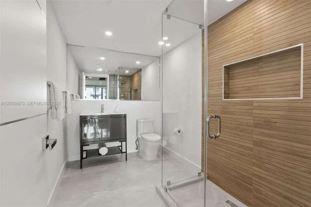 1500 Ocean Dr #1003 Miami Beach, FL 33139