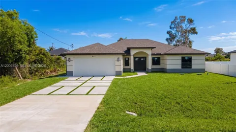 813 Bell Blvd S