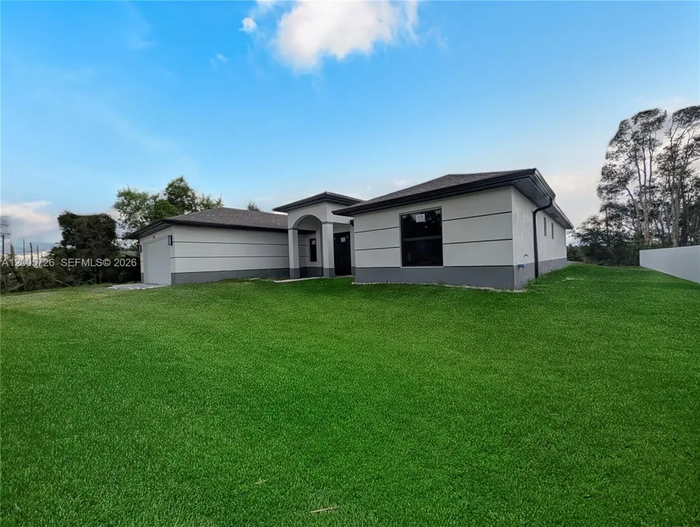 813 Bell Blvd S Lehigh Acres, FL 33974